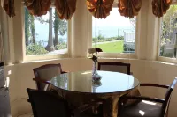 Monarch Cove Inn - breakfast