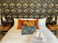 Cosy Oasis in the Heart of Clifton Village Các khách sạn gần St Andrews Road