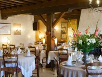 Logis Hôtel le Bourguignon Hôtels à : Bèze