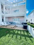 Large Stunning Townhome in Beautiful Bahamas - 2 Mins to the Beach!