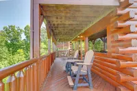 Sensational Sunset! Sevierville Home w/ Hot Tub - spa