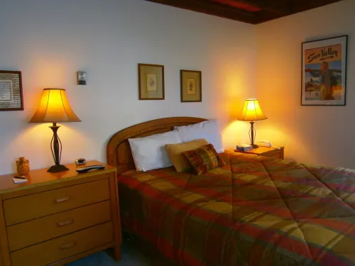 *July 4th Special  !! * Spacious 2 BR 2BA Sun Valley Condo