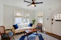 Walkable Tyler House w/ Deck: 1/2 Mi to Downtown! - Kitchenette