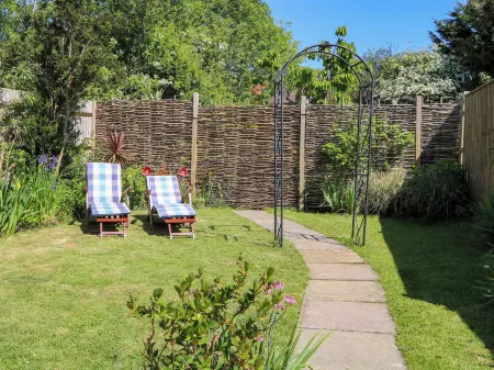 Lavender Cottage Отели в г. Хейлшем