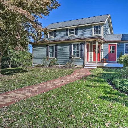 Lovettsville Cottage in Heart of Wine Country