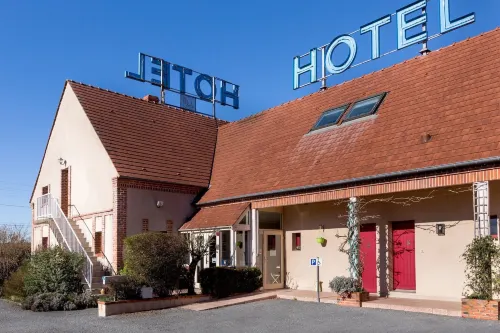 Logis Hotel le Nuage Hotels in Saint-Brisson-sur-Loire