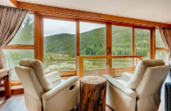 Spacious Remodel, 4Br, Minutes to Conf Center & Slopes! 4 Bedroom Condo by Redawning