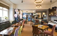 Bowling Green Hotels in Manchester