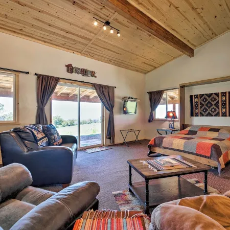 5-Acre Moab Studio w/ BBQ & Stunning Mtn Views