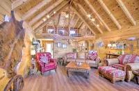 Large Cabin w/ Deck Overlooking Norfork Lake!