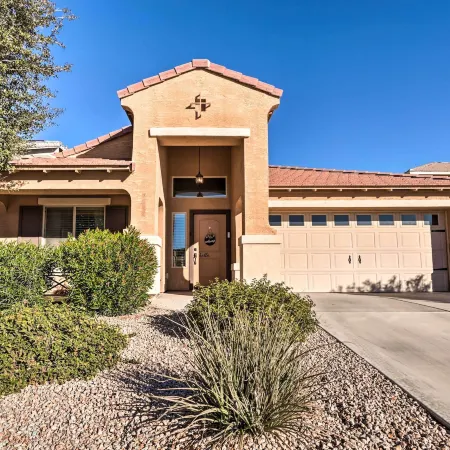 Maricopa Home w/ Swim-up Bar, Heated Pool & Slide