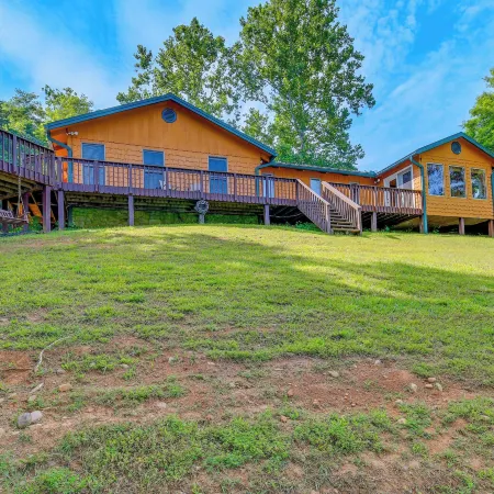 'Duck and Bug's Cabin' on Boone Lake w/ Boat Dock!