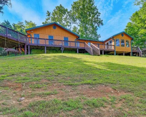 'Duck and Bug's Cabin' on Boone Lake w/ Boat Dock! Hotels in Piney Flats
