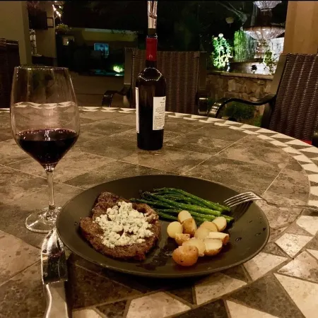 Luxury Vacation Villa with Salt water Pool and Spa. Отели рядом с достопримечательностью «Maidu Museum & Historic Site»