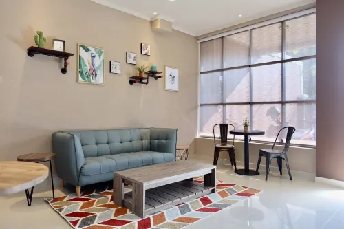 Style50 Homestay - parking