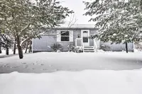 Cozy Crosby Cabin Near Serpent Lake and Main St - 3-Star