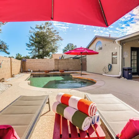 Lovely Gilbert Home w/ Heated Pool: 3 Mi to Dtwn!