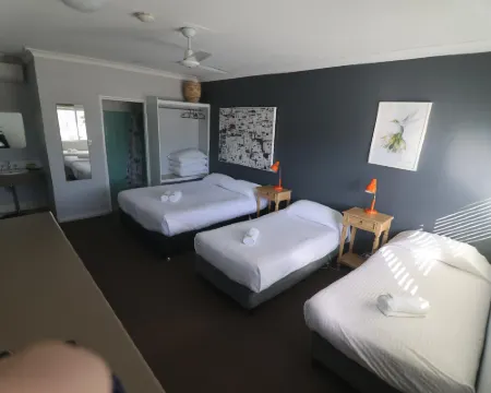 เมลโรสโมเต็ล โรงแรมในโบว์รอล