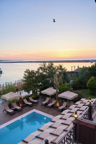Phellos Suites Boutique Hotel
