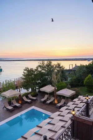 Phellos Suites Boutique Hotel Отели в г. Шиле