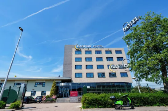 Bastion Hotel Barendrecht Hotels near IJsselmonde