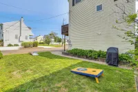 Walk to Beaches: Sunny East Haven Home w/ Yard - Beach