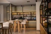 Zoe Seaside Resort - bar