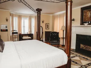 Grey Gables Inn