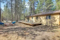 Peaceful La Pine Cabin w/ Deck: 1 Mi to State Park - Homestays