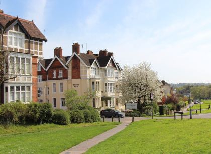 Russell Hotel