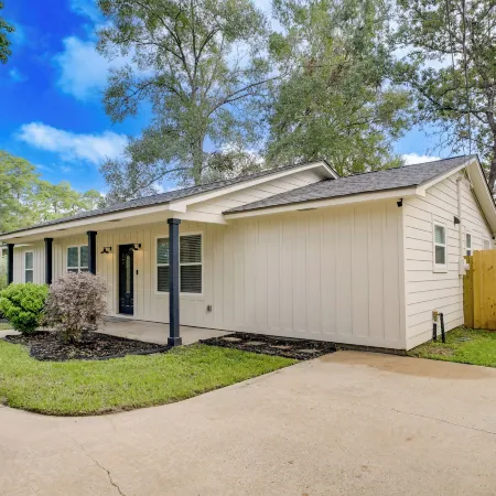 Dog-Friendly Home in the Woodlands w/ Fenced Yard!