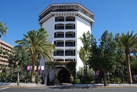 Hotel Parque Tropical