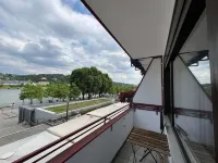 Riverside Retreat in Koblenz - balcony