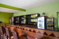Gorillas Lake Kivu Hotel - ที่มีบาร์