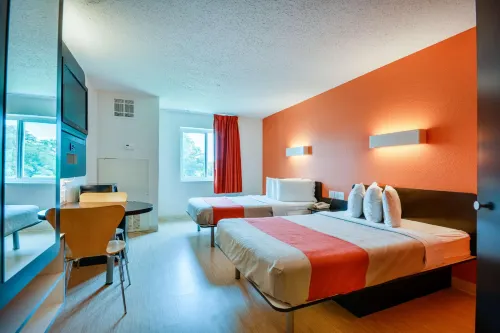 Motel 6 Biloxi, MS - Beach