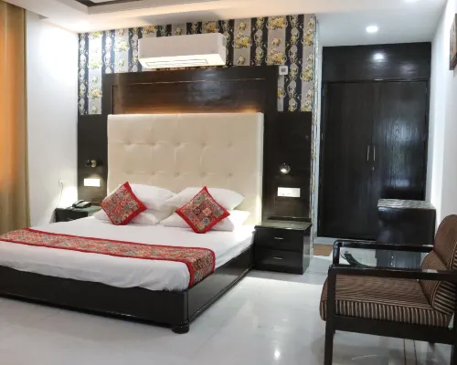 Venus.Hotel サヒブザダ・アジット・シン・ナガーのホテル