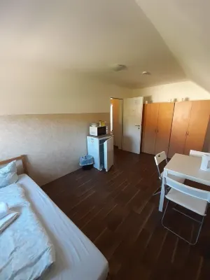 Low Budget Allach Hostel Rooms&Aparts E2