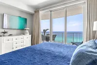 Emerald Isle Resort 1409 Beachfront Access + Chairs Incl Pool, Ocean Views