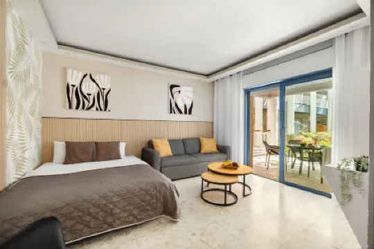 Royal Park Resort Apartment 74