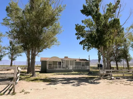 Death Valley Passageway Lakeside Cabin A at Lake Olancha