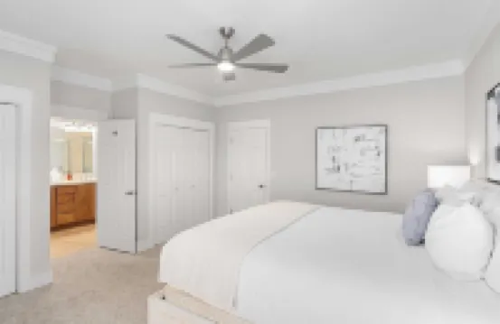 Serene Pondfront Stay w View Pool Access Walk to Baytowne Wharf