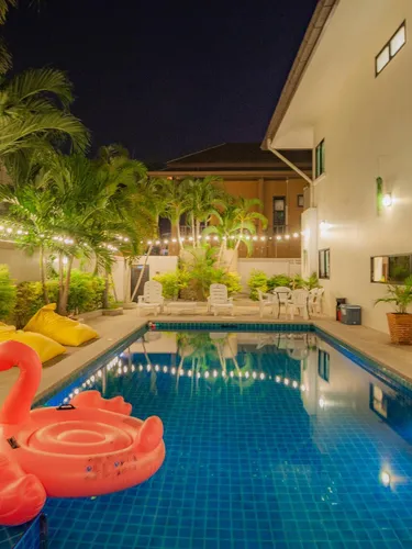 รูปภาพของPratumnak 6: 4BR Pool Villa with Jacuzzi Pattaya