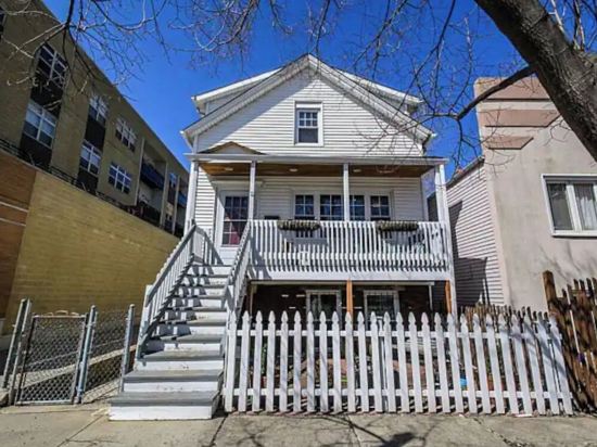 Beautiful Roscoe Village/Hamlin Park 4 bed 3 bath.