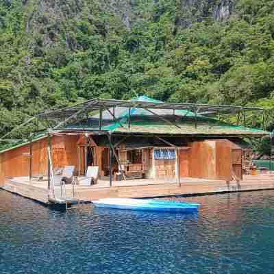 Paolyn Floating House Restaurant Hotel Exterior