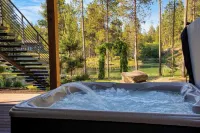 Spring River Retreat by AvantStay Lakefront Luxury w Hot Tub Game Room Near Bend