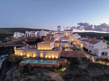 Viceroy at Ombria Algarve Отели в г. Сан-Клементе