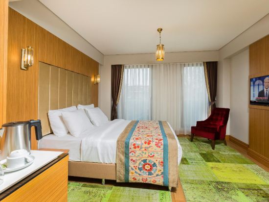 Obelisk Hotel & Suites