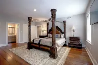 Newly Renovated 4 Bed 3 Bath and 2 Parking Spots Hotel in zona SCAD Museum of Art