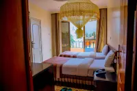 INEZA HOTEL Hoteles en Nyakinama