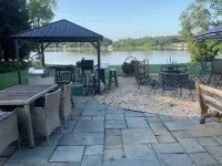 Secluded Waterfront Retreat 2 bed 1 1/2 baths private guest house w Pool & Beach